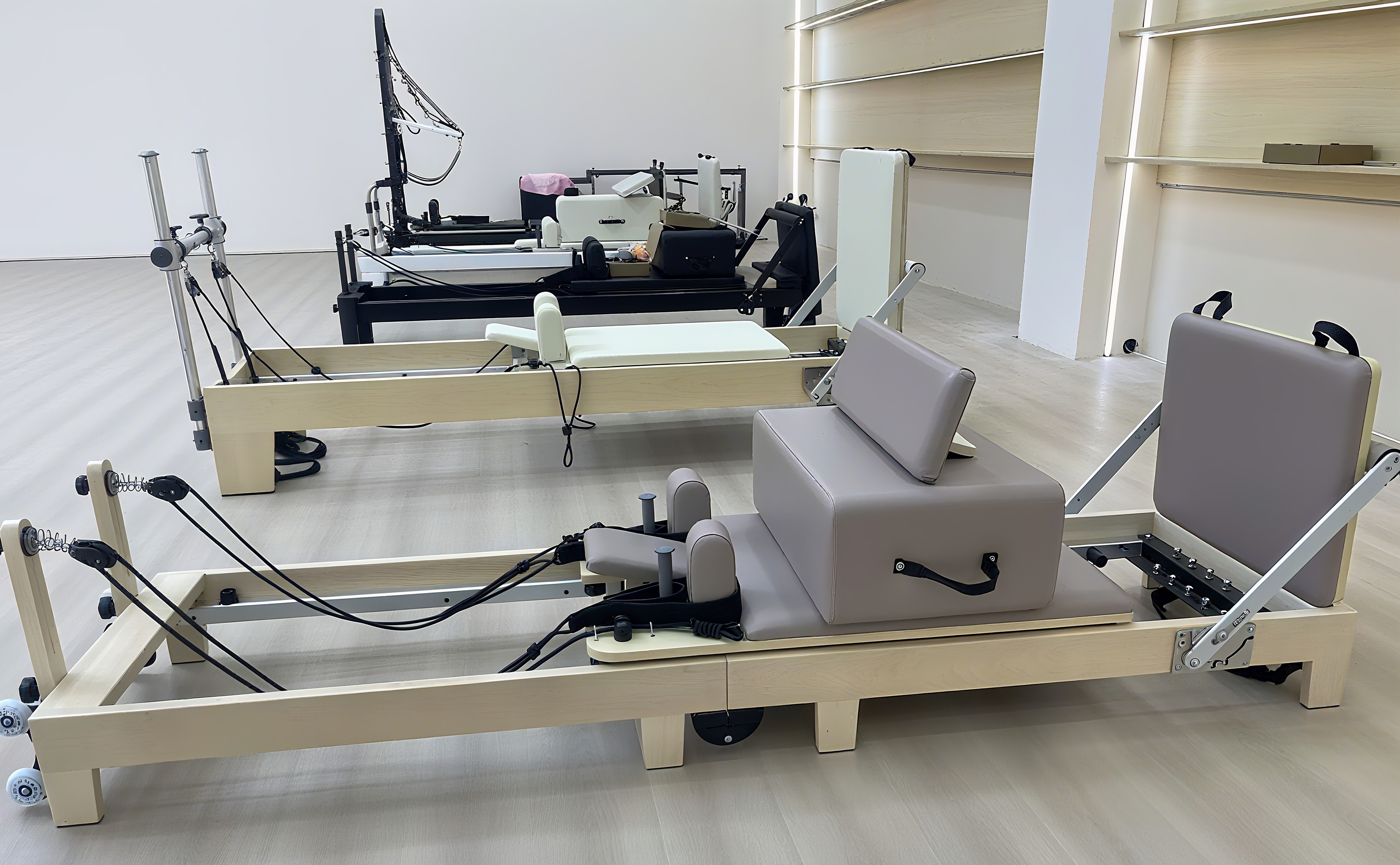 Foldable Oak Wood Pilates Refo - مراجعة Pilates & Yoga Vida وسعره