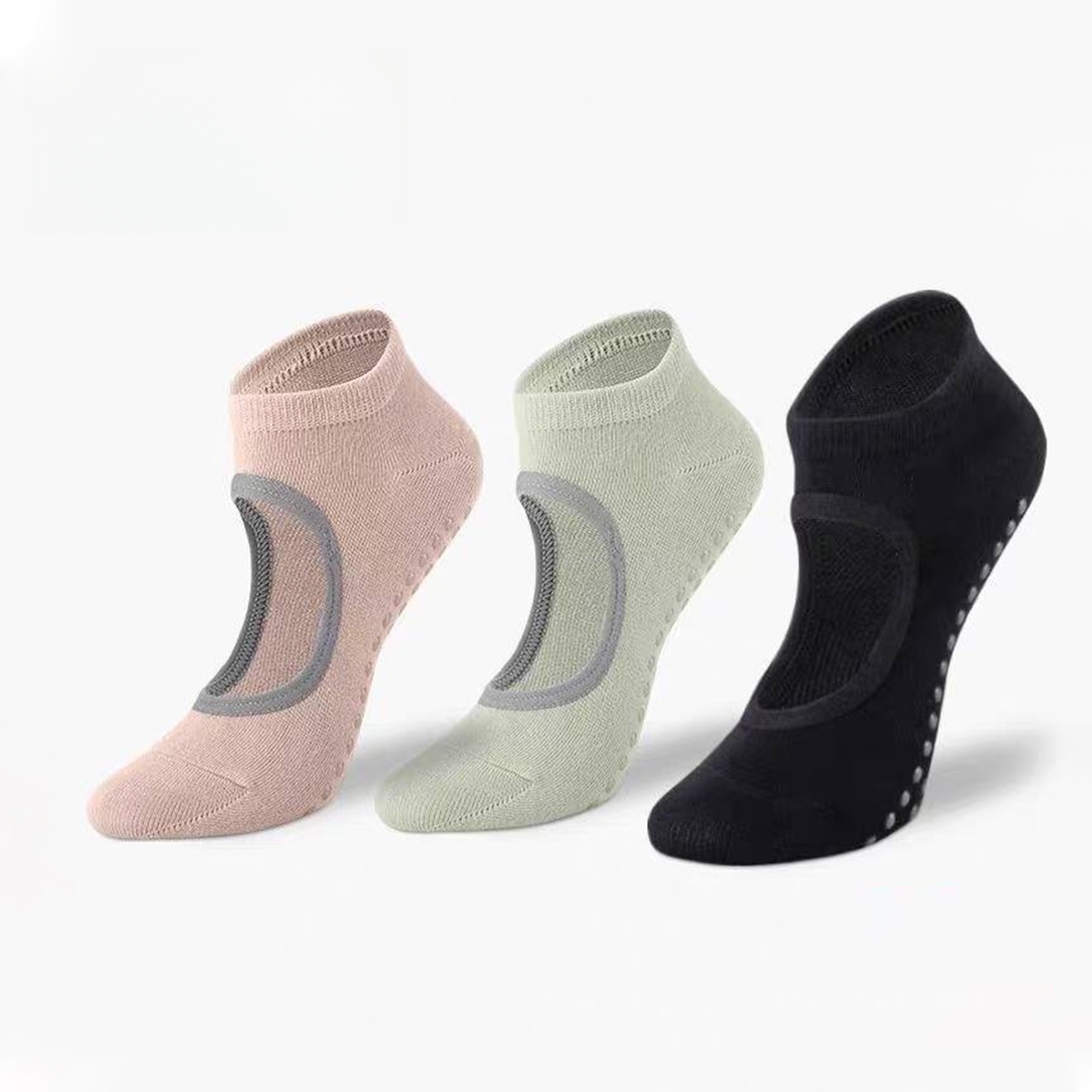 Non-Slip Yoga Socks for Women  - مراجعة Pilates With Yoga وسعره